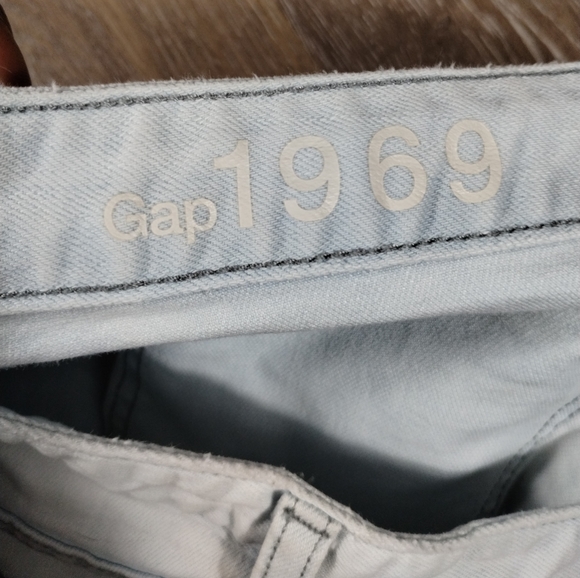 Gap 1969 Lightweight Casual Mid Rise Jean Beachie Light Blue Denim Shorts Size 0 - Picture 8 of 13